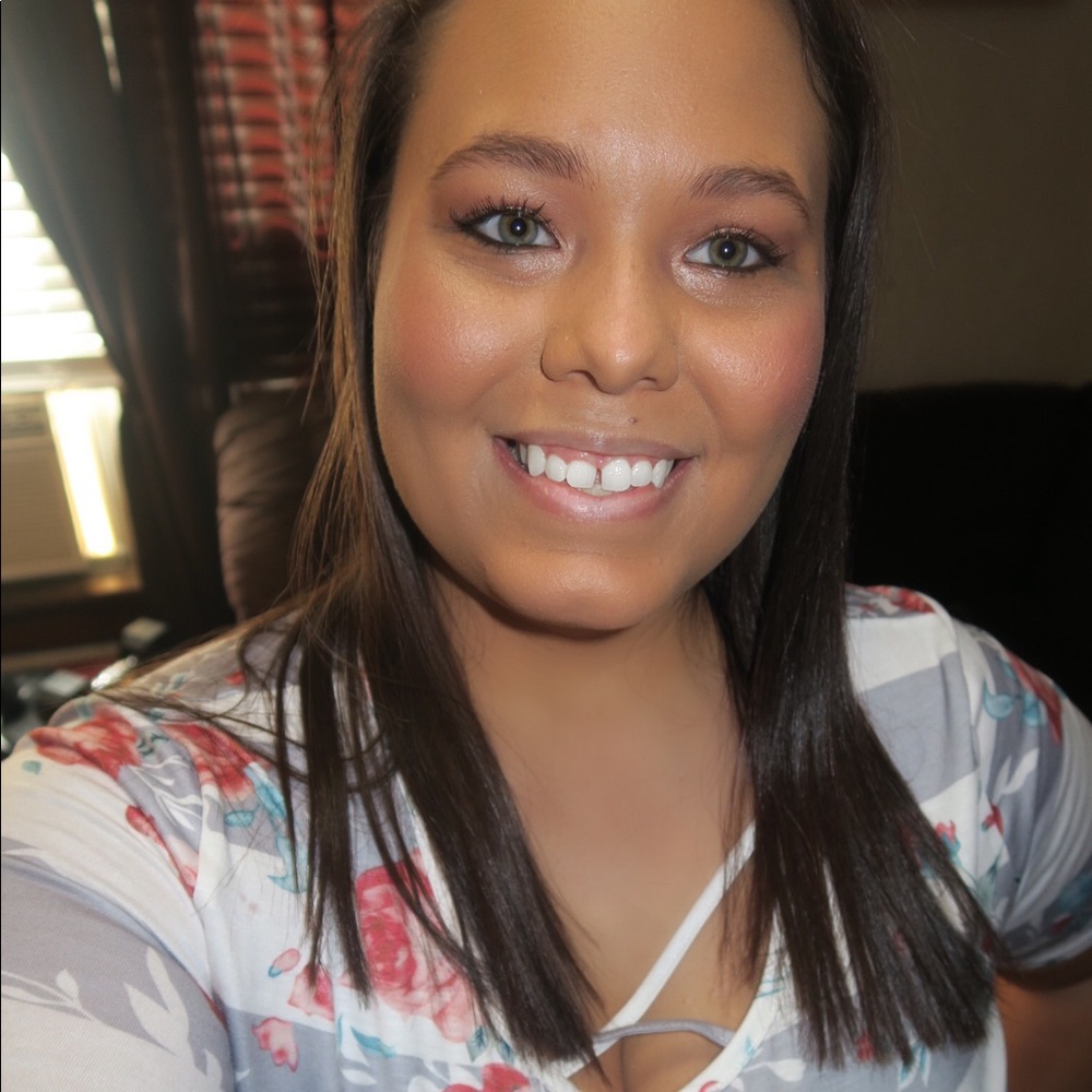 Meet your Posher, Whitney